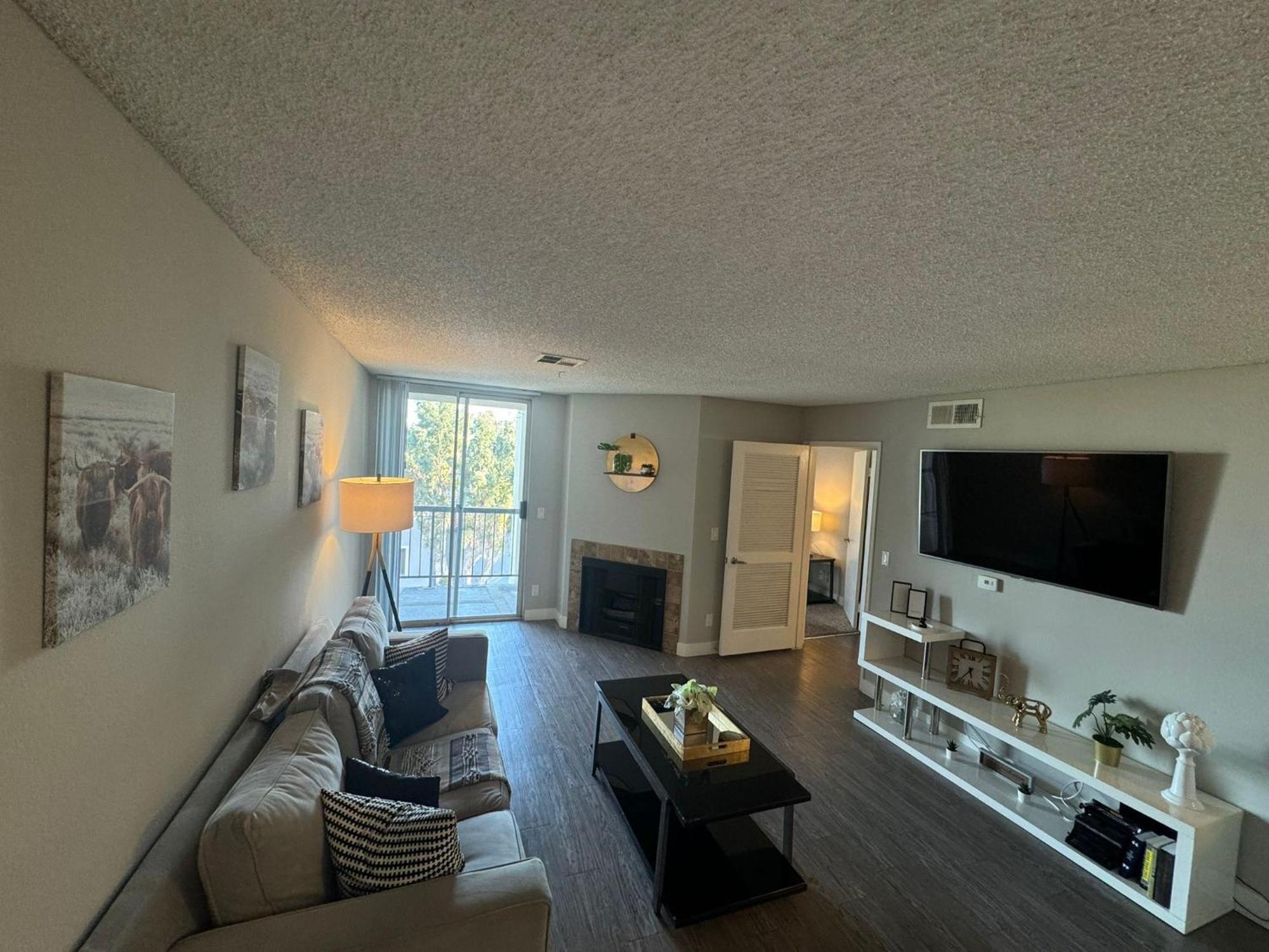 Incredible Two Bedroom Hollywood Apartments Free Parking Los Ángeles Exterior foto