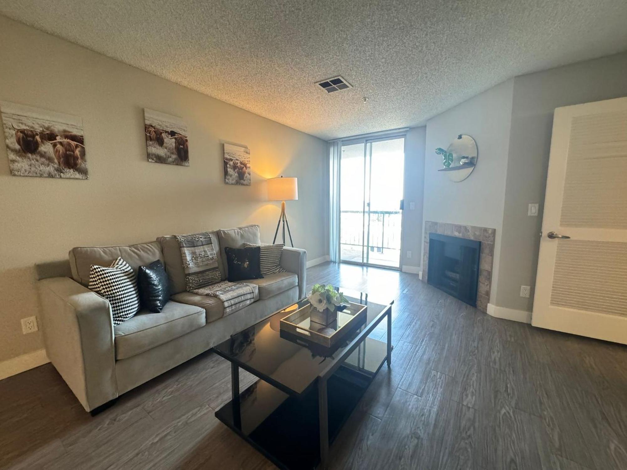Incredible Two Bedroom Hollywood Apartments Free Parking Los Ángeles Exterior foto