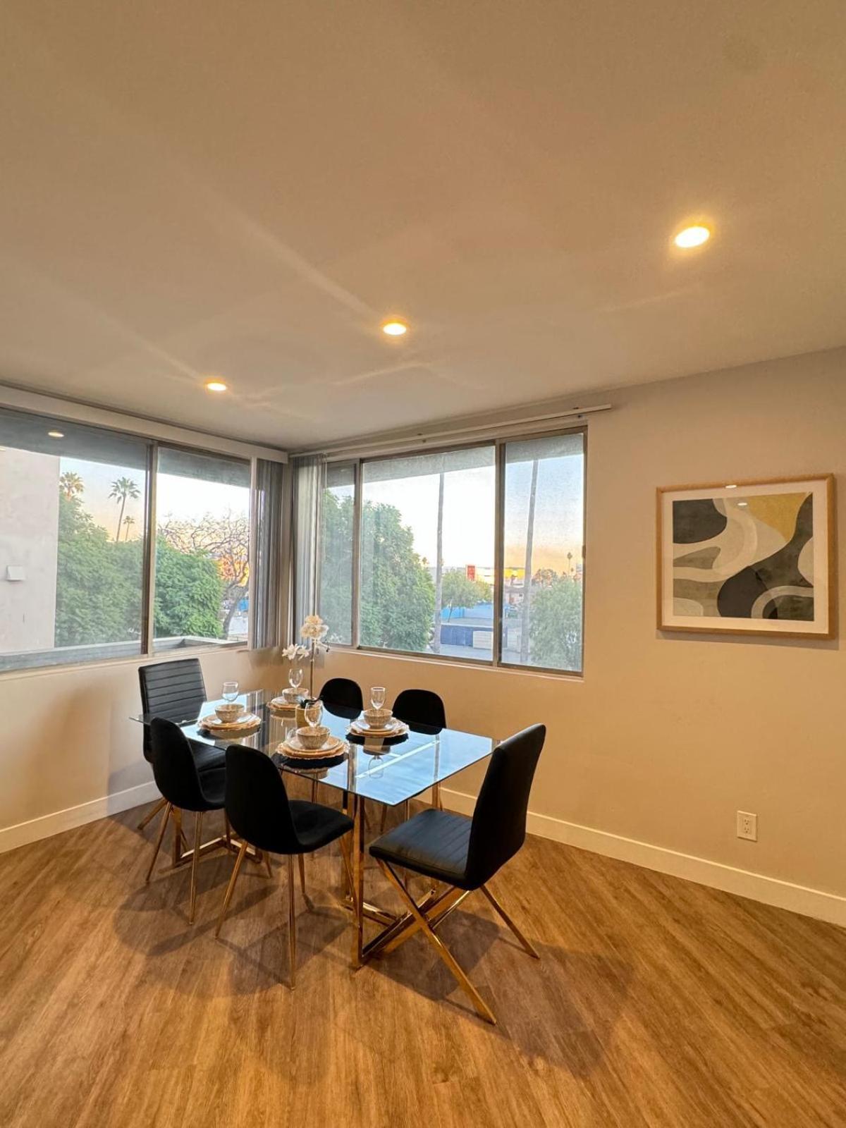 Incredible Two Bedroom Hollywood Apartments Free Parking Los Ángeles Exterior foto